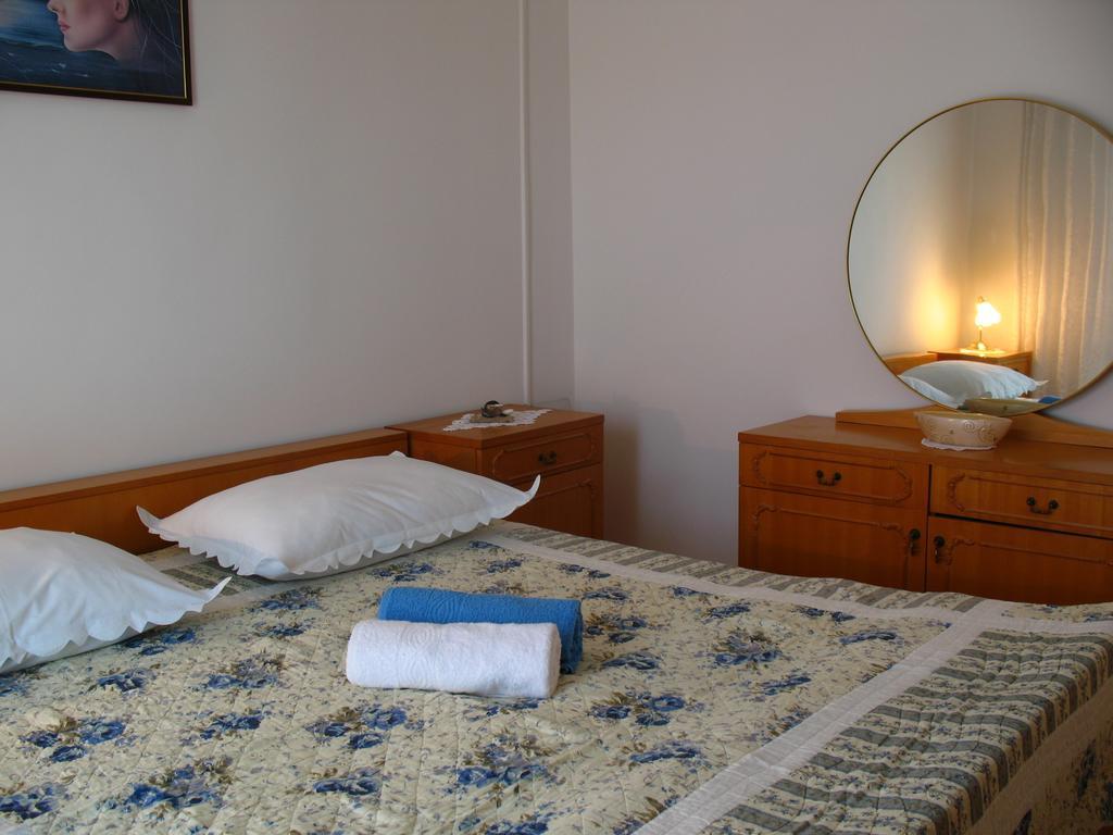 Apartments Culav Makarska Rum bild